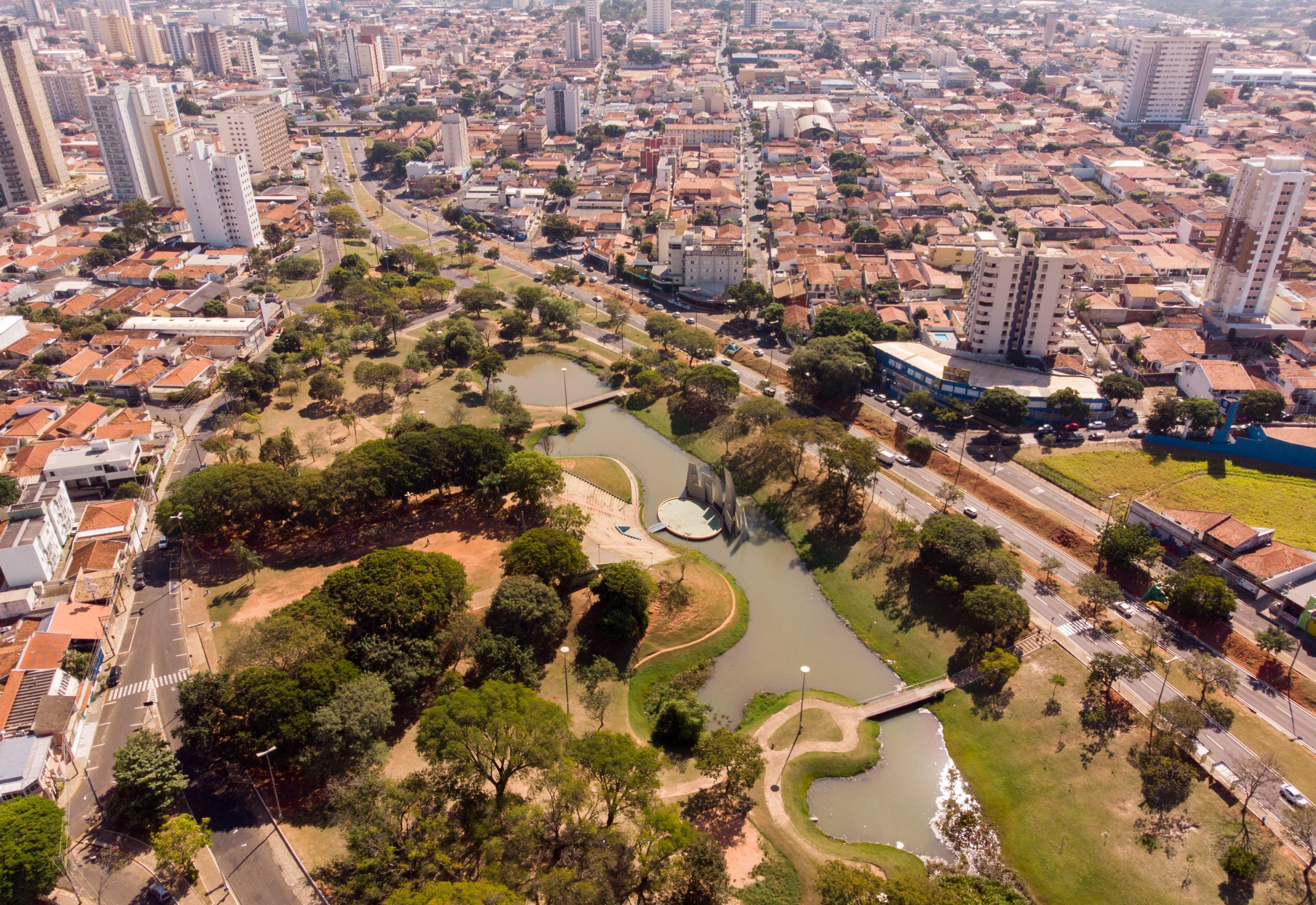 O governador Márcio França, assina Certificados dos MIT's de: Mineiros do Tietê e Piratininga + Assinatura de Convênios DADE para o Municípios de: Barra Bonita e Igaraçu do Tietê e Lins. Local: Bauru/SP Data: 19/06/2018. Foto: Governo do Estado de São Paulo